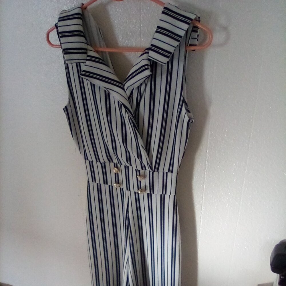 Black and white stripped jumper sleeveless